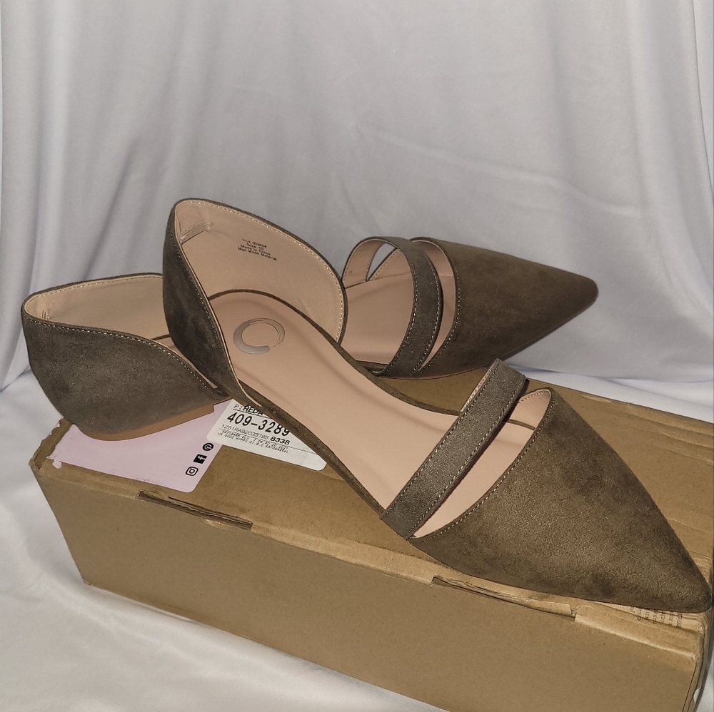 Journee Collection Nita 10M Flats Pointed Toe Olive Faux Suede NIB new - Picture 10 of 12
